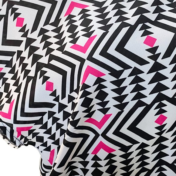 NWT Light Geometric Triangles White Sleeveless Top - Women's Size M - Ali & Kris - Picture 3 of 3